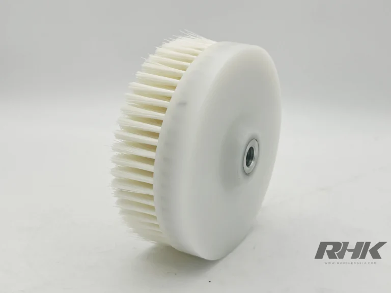 แปรงจานขนสีขาวแน่น ฐานพลาสติกสีขาว แกนกลางโลหะ Disc Brush RHK