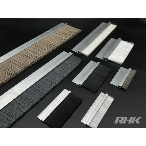 ปรงแถบพร้อมแกนอะลูมิเนียมมีปีก Strip brush with aluminum core and wings