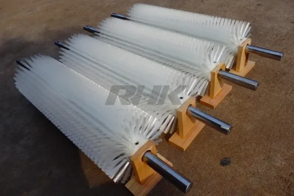 แปรงลูกกลิ้ง ปัดสายพาน Belt roller brush