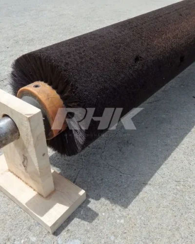 งานซ่อมเปลี่ยนขนแปรง Repair and replacement of roller brush bristles