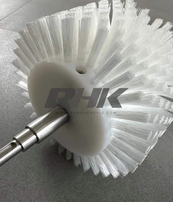 แปรงลูกกลิ้งไนล่อนสีขาว พร้อมเพลา White nylon roller brush with shaft