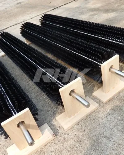 แปรงลูกกลิ้งพร้อมเพลาสเตนเลส Roller brush with stainless steel shaft